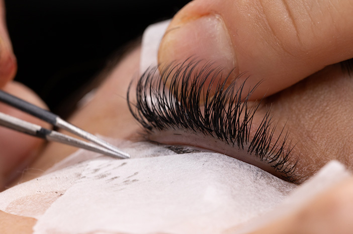 Mata Terang, Hati Senang: Kesan Pertama yang Tak Terlupakan di Shofi Eyelash Extension